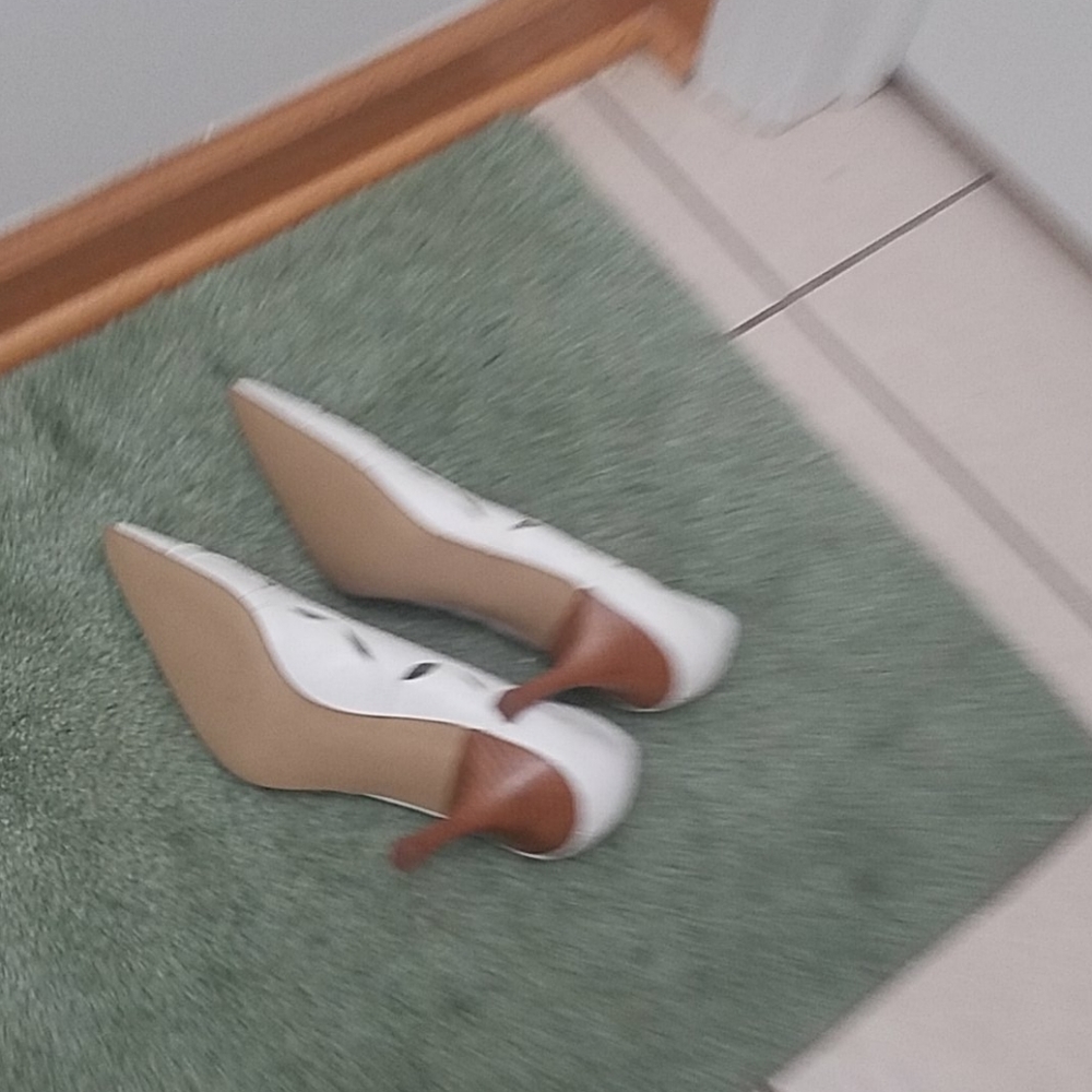 Pumps - Picture 4 of 4